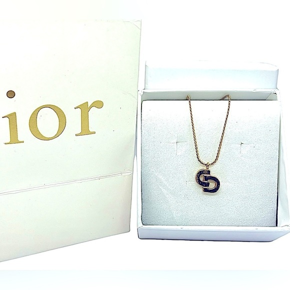 DIOR Necklace EUC